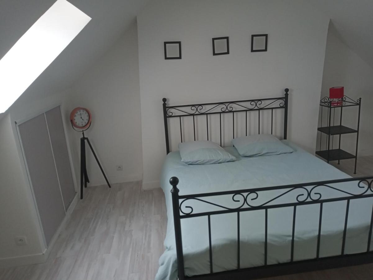 duplex agréable et calme Château-Thierry Esterno foto