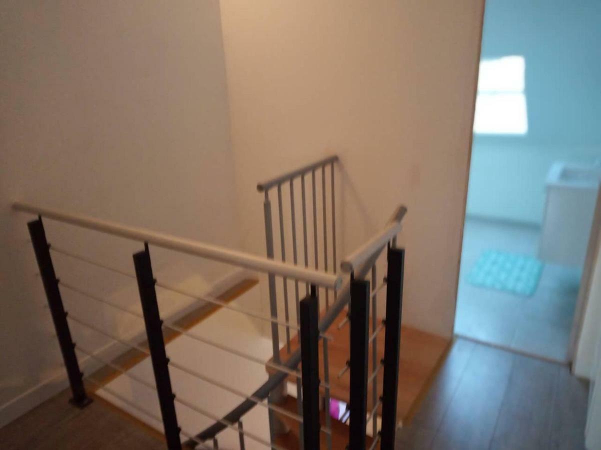 duplex agréable et calme Château-Thierry Esterno foto